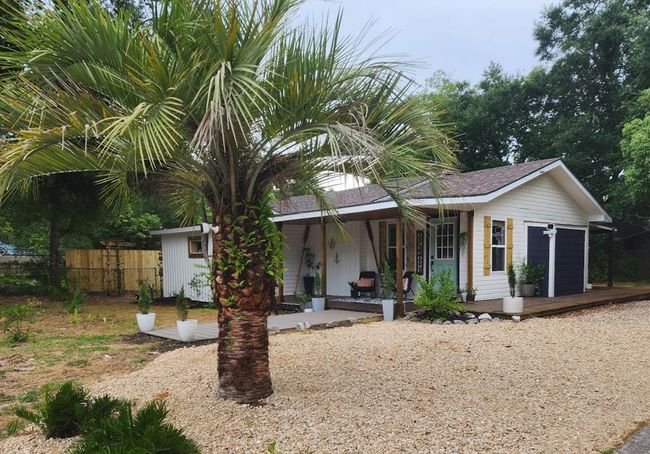 603 Nw 3 Rd St, House other with 3 bedrooms, 2 bathrooms and 2 parking in Carrabelle FL | Image 4