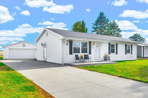 305 N Church St, Carlock, IL, 61725-9441 | Card Image