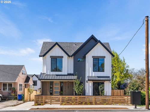 4-5175 Se 28th Ave, Portland, OR, 97202-4504 | Card Image