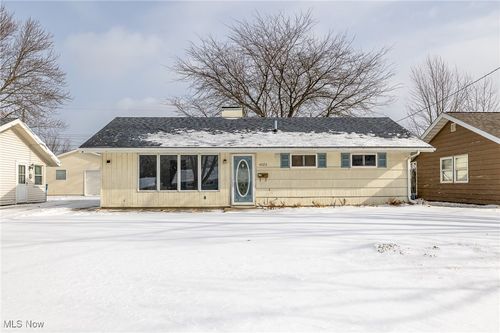 4223 Palm Ave, Lorain, OH, 44055-3556 | Card Image