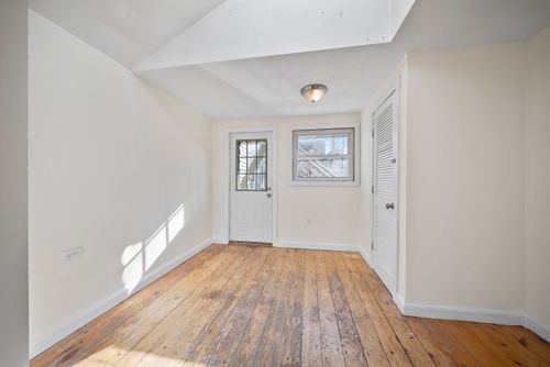 605 Hall St, Manchester, NH, 03104-5156 | Card Image