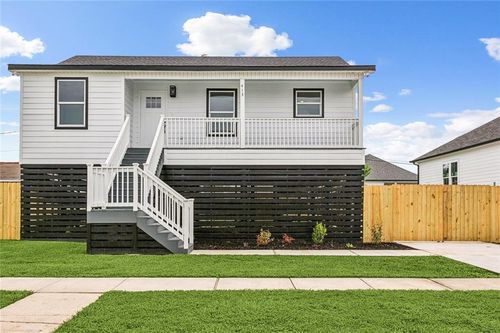 413 Genet Dr, Arabi, LA, 70032-2039 | Card Image