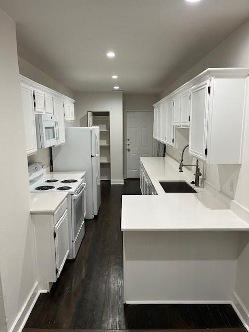 apt-2-3929 Gilbert Ave, Dallas, TX, 75219-3808 | Card Image