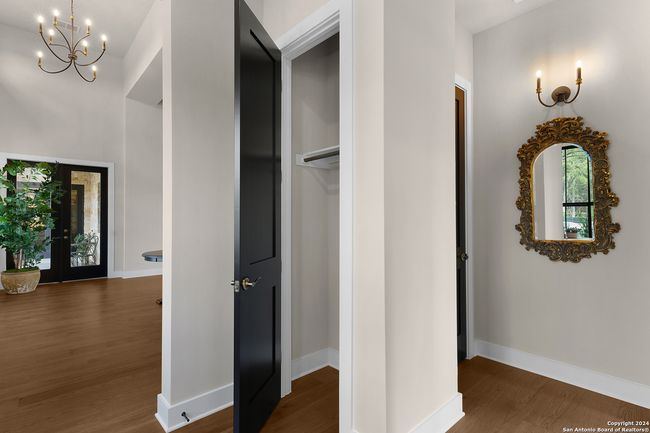 8170 Blue Oak, House other with 4 bedrooms, 5 bathrooms and null parking in Garden Ridge TX | Image 26