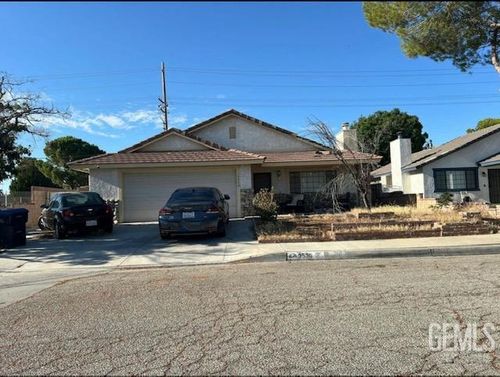 3530 Spice St, Lancaster, CA, 93536-6306 | Card Image