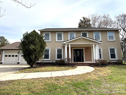 7318 Connan Ln, Charlotte, NC, 28226-8270 | Card Image