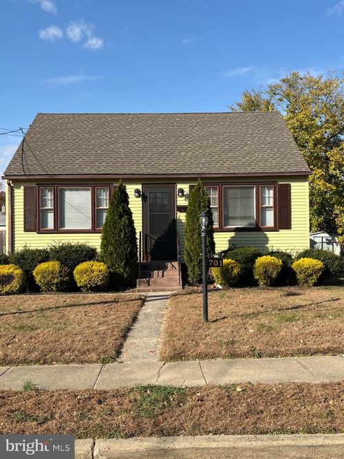 701 W Brooke Ave, MAGNOLIA, NJ, 08049-1111 | Card Image