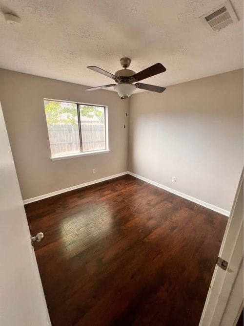 1928 Holleman Dr, College Station, TX, 77840-6307 | Card Image