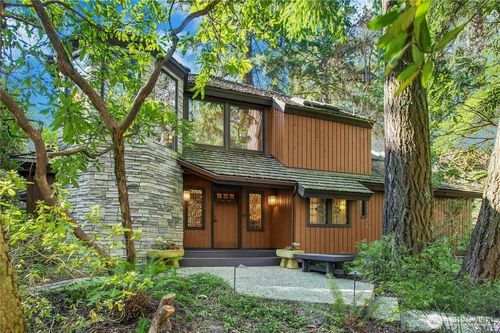 1815 102nd Pl Se, Bellevue, WA, 98004-7033 | Card Image