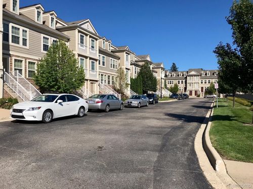 1089 Foxboro, Troy, MI, 48083 | Card Image