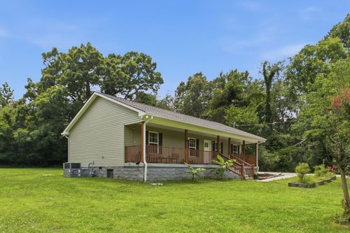 8252 Pinewood Rd, Nunnelly, TN, 37137-2530 | Card Image
