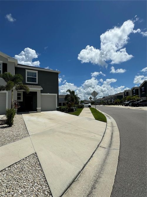 8769 Milestone Dr, Sarasota, FL, 34238-3904 | Card Image