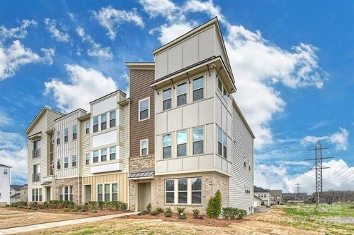 2635 Statesville Ave, Charlotte, NC, 28206-2195 | Card Image