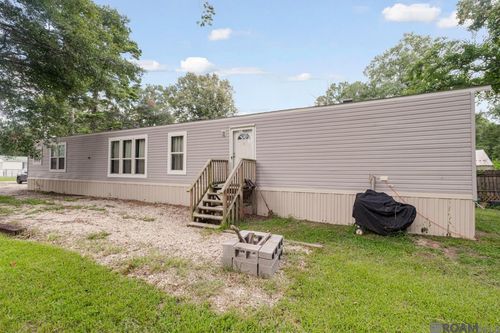 8214 Thistle St, Denham Springs, LA, 70726-1336 | Card Image