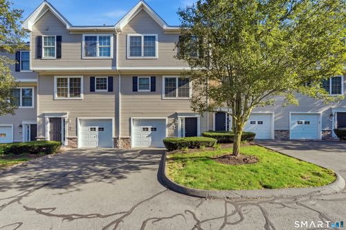 54-54 Donahue Ln, Manchester, CT, 06042-1700 | Card Image