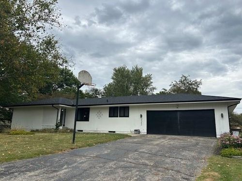 4353 Shorewood Dr, Rockford, IL, 61101-9366 | Card Image