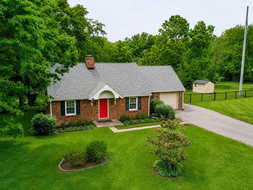 135 Edgewood Dr, Stanford, KY, 40484-1046 | Card Image