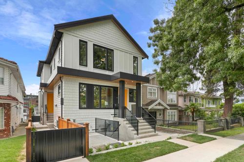 2-4257 Beatrice St, Vancouver, BC, V5N4H9 | Card Image