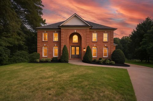 9316 Lake Shore Dr, Brentwood, TN, 37027-8440 | Card Image