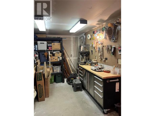 130 8 Th St, House other with 2 bedrooms, 3 bathrooms and null parking in Kaslo BC | Image 69