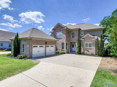 2807 Talon Circle Ne, House other with 5 bedrooms, 2 bathrooms and null parking in Huntsville AL | Image 1