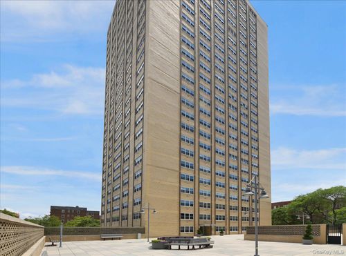 18h-66-36 Yellowstone Blvd, New York, NY, 11375 | Card Image