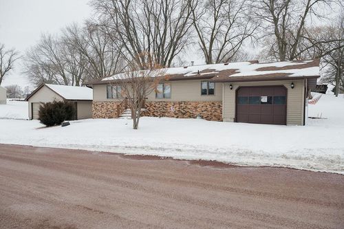 525 N Hood St, Blue Earth, MN, 56013-2329 | Card Image