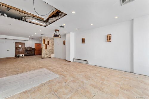 25 Broadway, New York, NY, 10025-6946 | Card Image