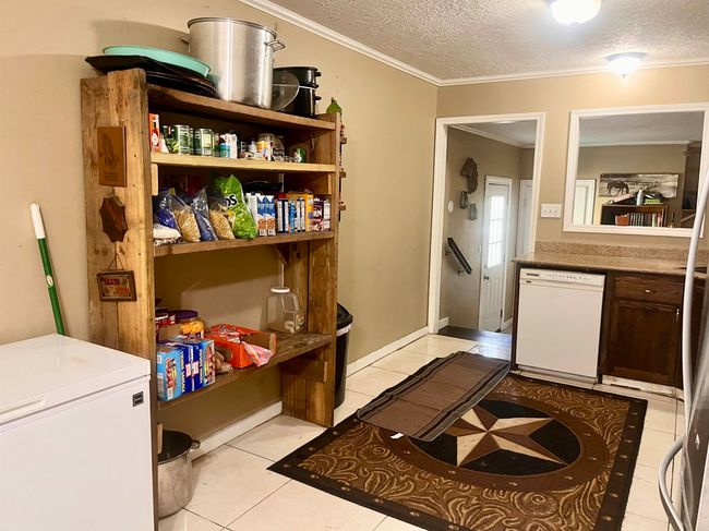 7521 Puntes Ln, House other with 3 bedrooms, 2 bathrooms and null parking in Silsbee TX | Image 6