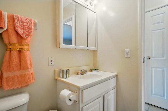 1st Floor Half Bathroom - 5775 Corinne Creek Drive, Columbus, OH 43232 | Image 19