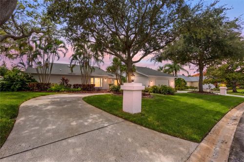 2339 Kings Point Dr, Largo, FL, 33774-1009 | Card Image