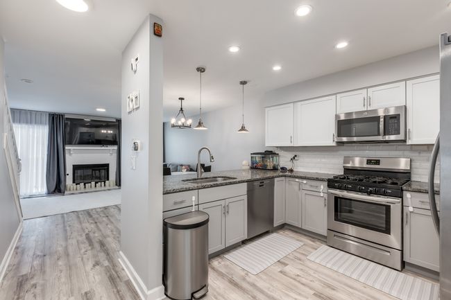 1357 Coldspring Rd, Townhouse with 2 bedrooms, 2 bathrooms and 1 parking in Carol Stream IL | Image 7