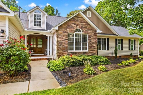 596 Maple Ridge Cir, Salisbury, NC, 28147-6768 | Card Image