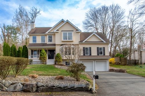 17 Cottage St, LAMBERTVILLE, NJ, 08530-1003 | Card Image