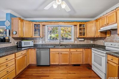 239 Old Town Road, House other with 3 bedrooms, 2 bathrooms and null parking in East Setauket NY | Image 3