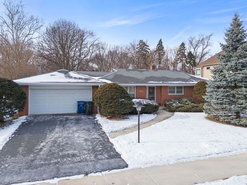 661 Willow Rd, Naperville, IL, 60540-6645 | Card Image