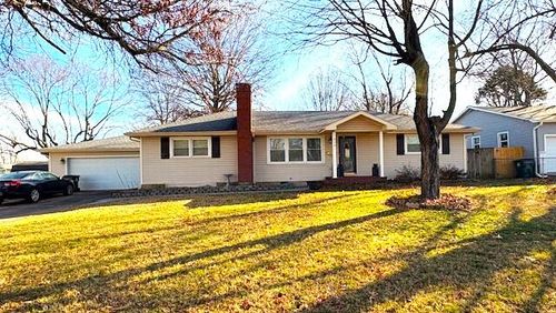 220 S Park Ave, Aurora, MO, 65605-1653 | Card Image