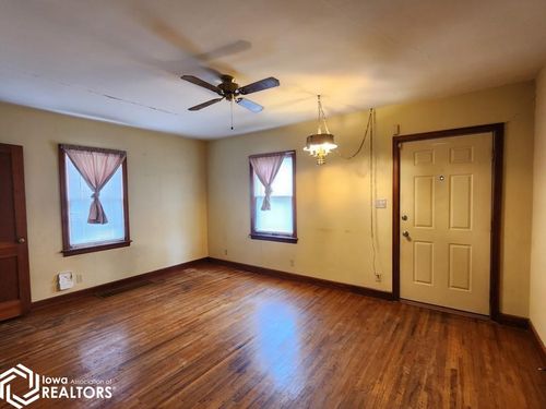 538 12th Street Se, Mason City, IA, 50401 | Card Image