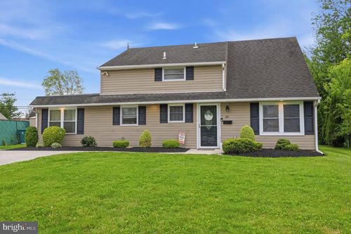 10 Inland Rd, LEVITTOWN, PA, 19057-2306 | Card Image