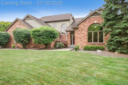4253 Drexel Dr, Troy, MI, 48098-4380 | Card Image