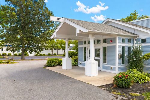 275 Child St, Warren, RI, 02885-2736 | Card Image