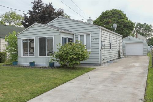 918 92nd St, Niagara Falls, NY, 14304-3500 | Card Image