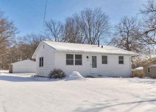 3827 E 27th Street, Des Moines, IA, 50317 | Card Image