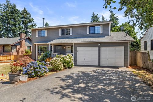 12724 Evanston Ave N, Seattle, WA, 98133-7941 | Card Image