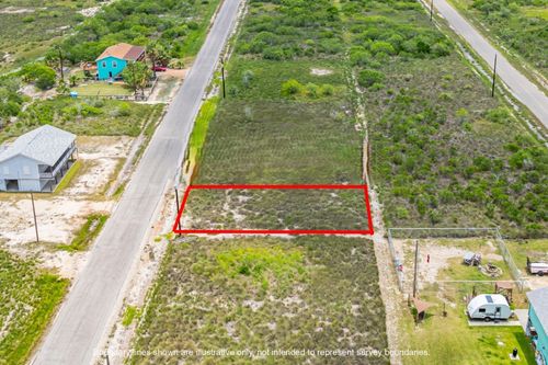 511 Water Oak Ln, Rockport, TX, 78382-9343 | Card Image