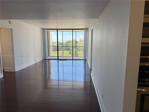 apt-502-20335 W Country Club Dr, Aventura, FL, 33180-1621 | Card Image