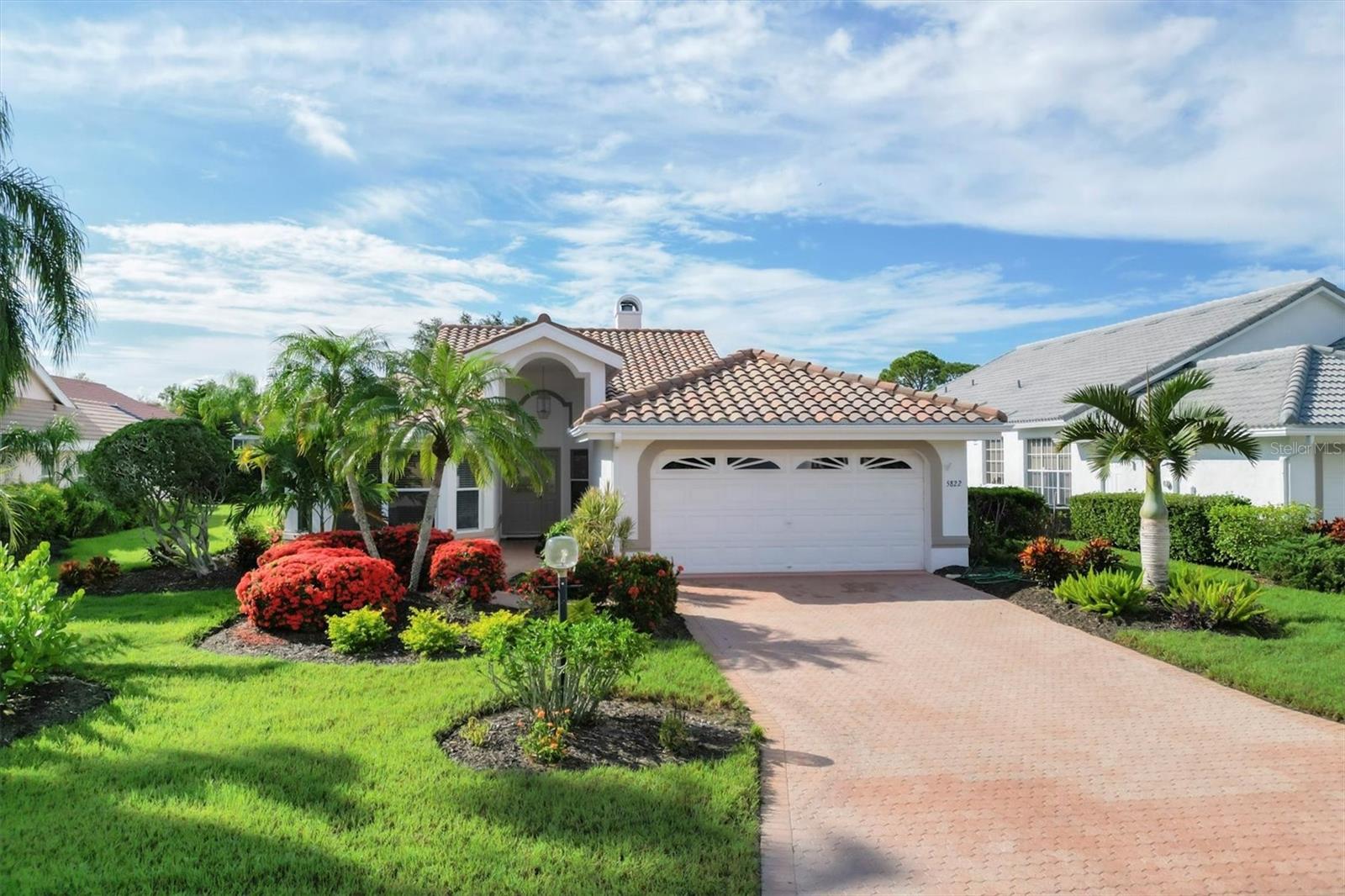 Fairway Lakes Dr, Sarasota, FL 34243