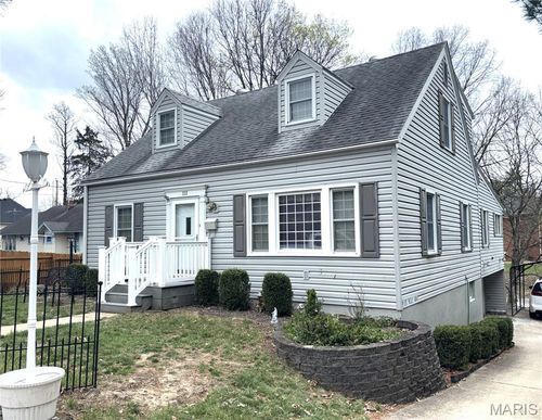 222 Cedar St, Greenville, IL, 62246-1110 | Card Image