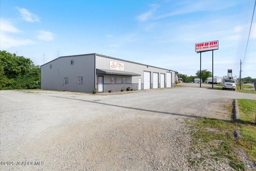 9412 Pleasant Hill Rd, Jefferson City, MO, 65109-9465 | Card Image