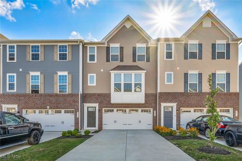 4021 N Steels Cir, Cuyahoga Falls, OH, 44224-4925 | Card Image